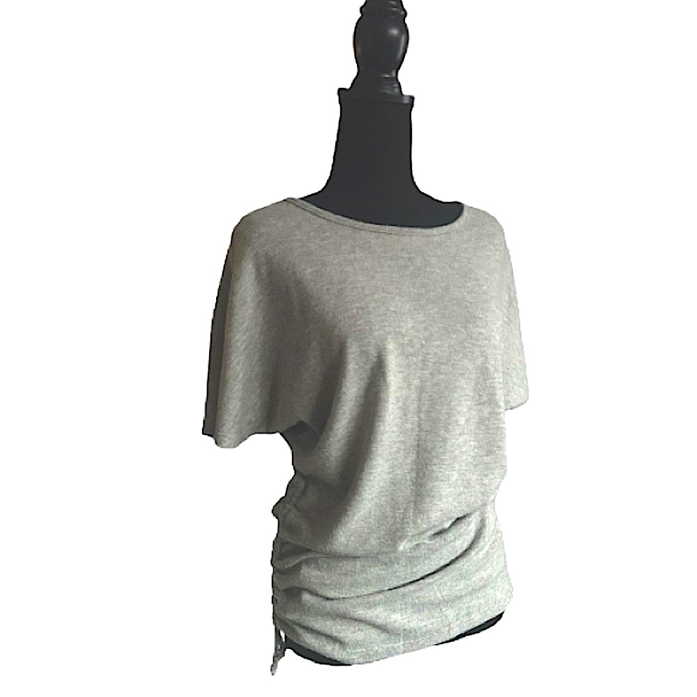 5/25$ ✨ Casual Light Grey Scrunched Top